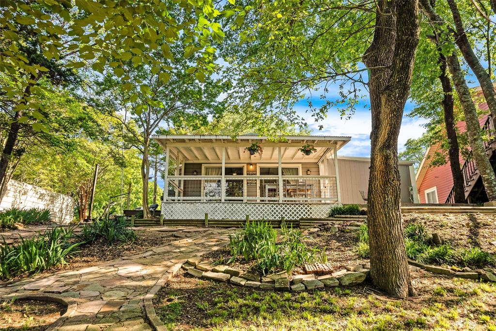 81 Windsor Drive Property Photo 6