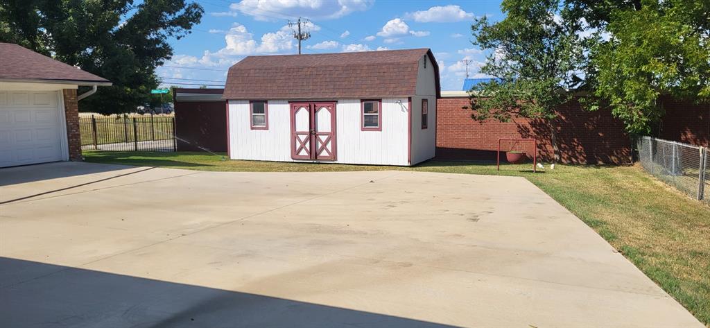 1321 Lakeview Drive Property Photo 4