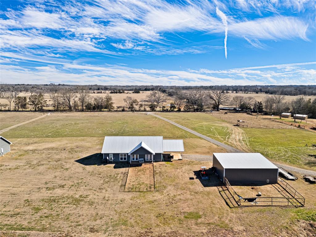 385 County Road 3104 Property Photo 17