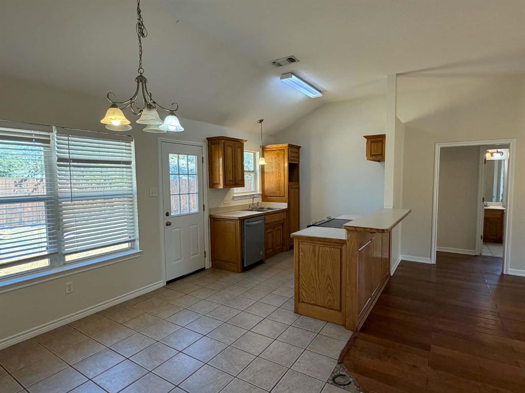 1231 W Hyman Street Property Photo 5