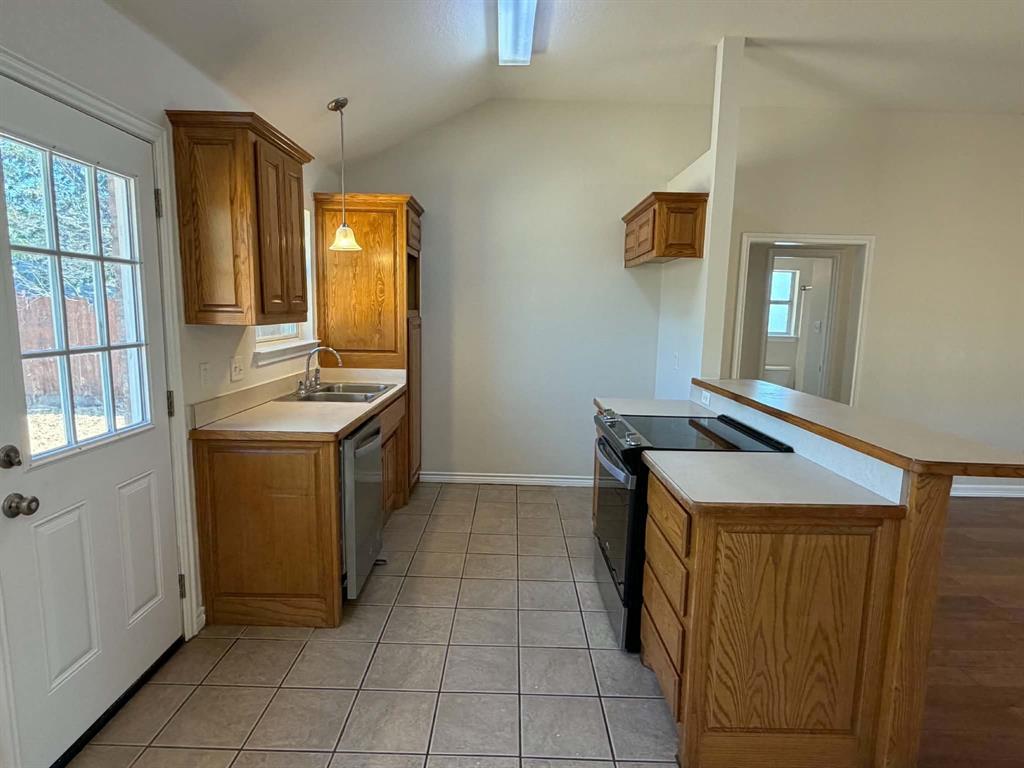 1231 W Hyman Street Property Photo 6