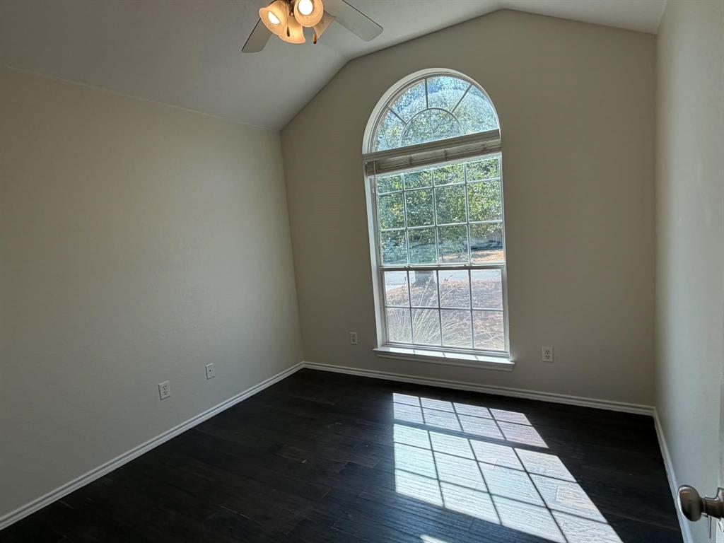 1231 W Hyman Street Property Photo 15