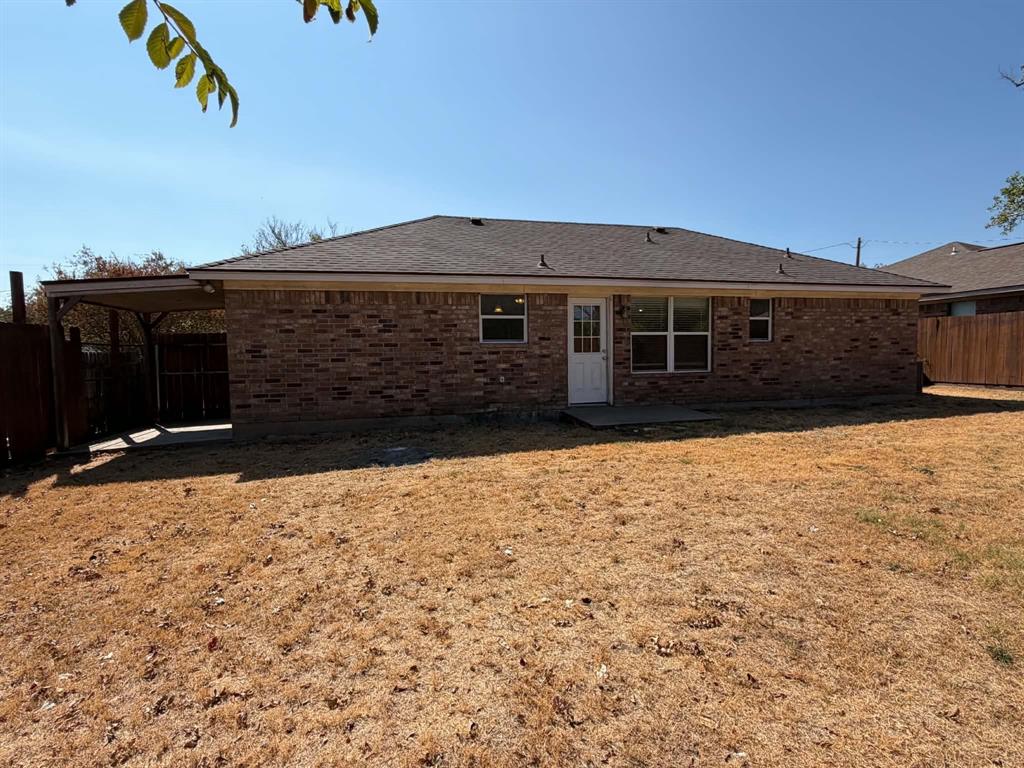 1231 W Hyman Street Property Photo 16