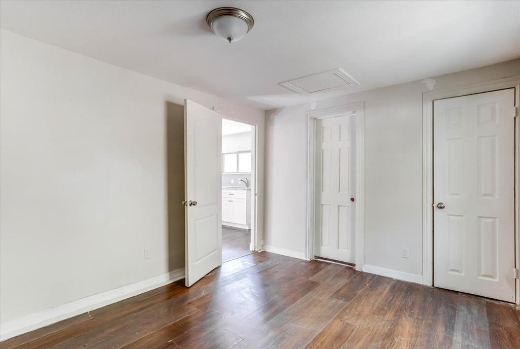 930 S Vernon Avenue Property Photo 18
