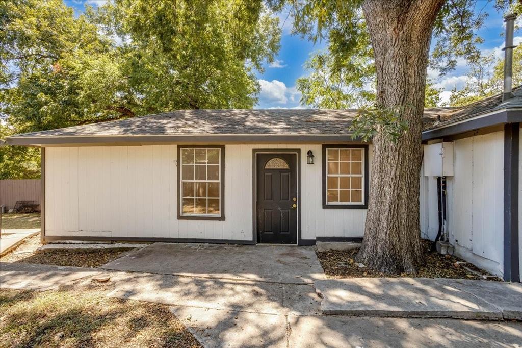 930 S Vernon Avenue Property Photo 22