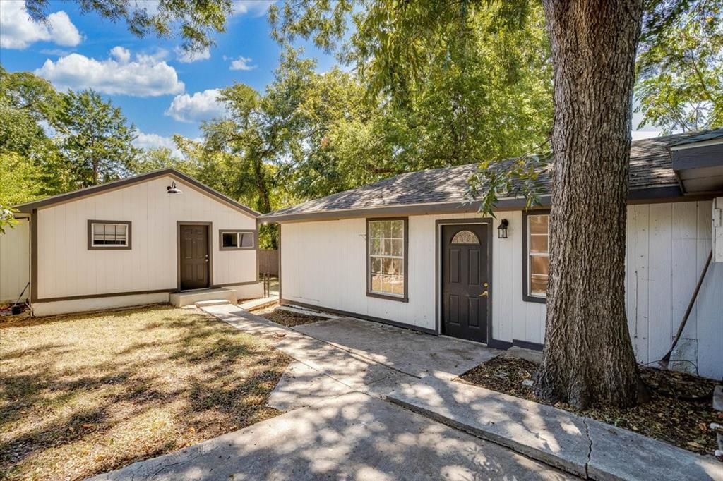 930 S Vernon Avenue Property Photo 28