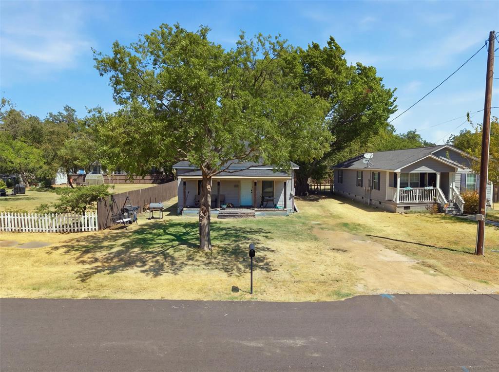 210 E Main Street Property Photo 1