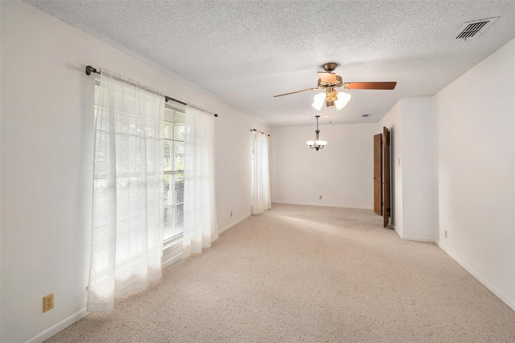 925 Bradley Drive Property Photo 5