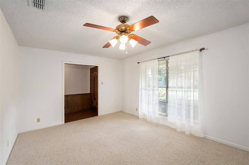 925 Bradley Drive Property Photo 6