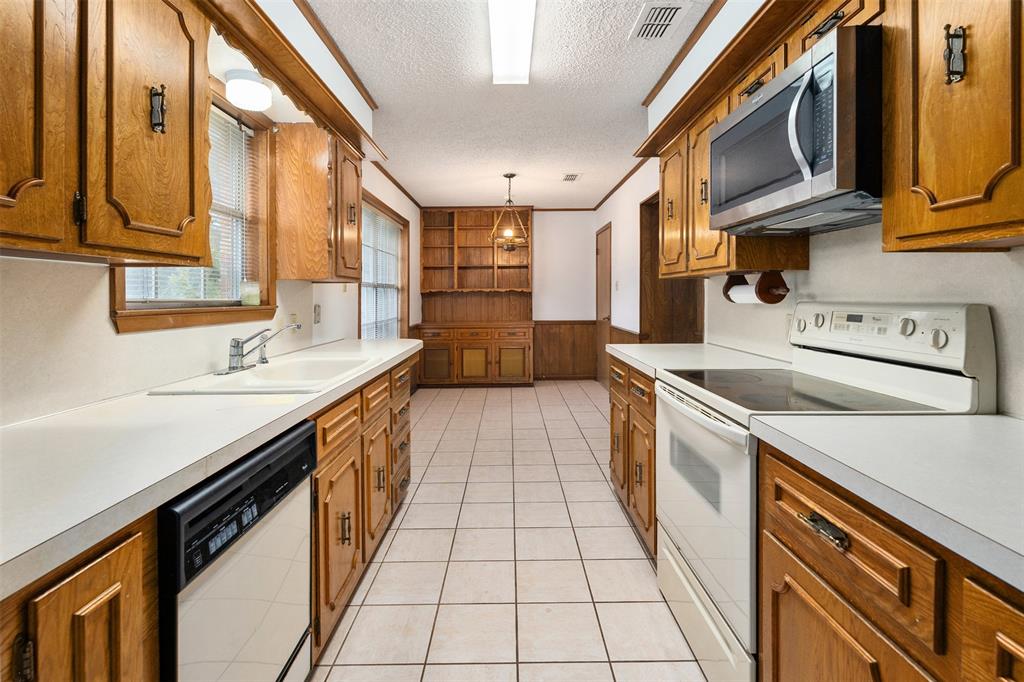 925 Bradley Drive Property Photo 10