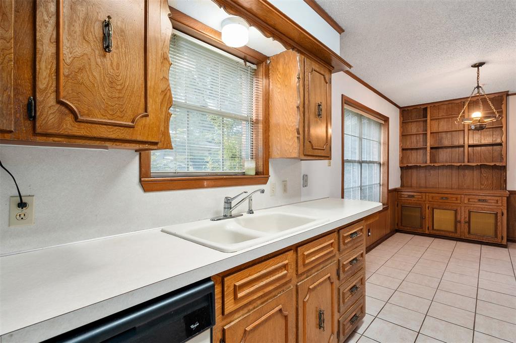 925 Bradley Drive Property Photo 14