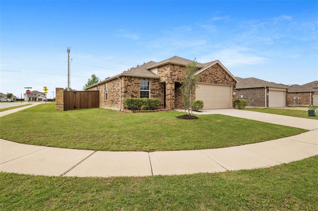 1914 Waggoner Drive Property Photo 1