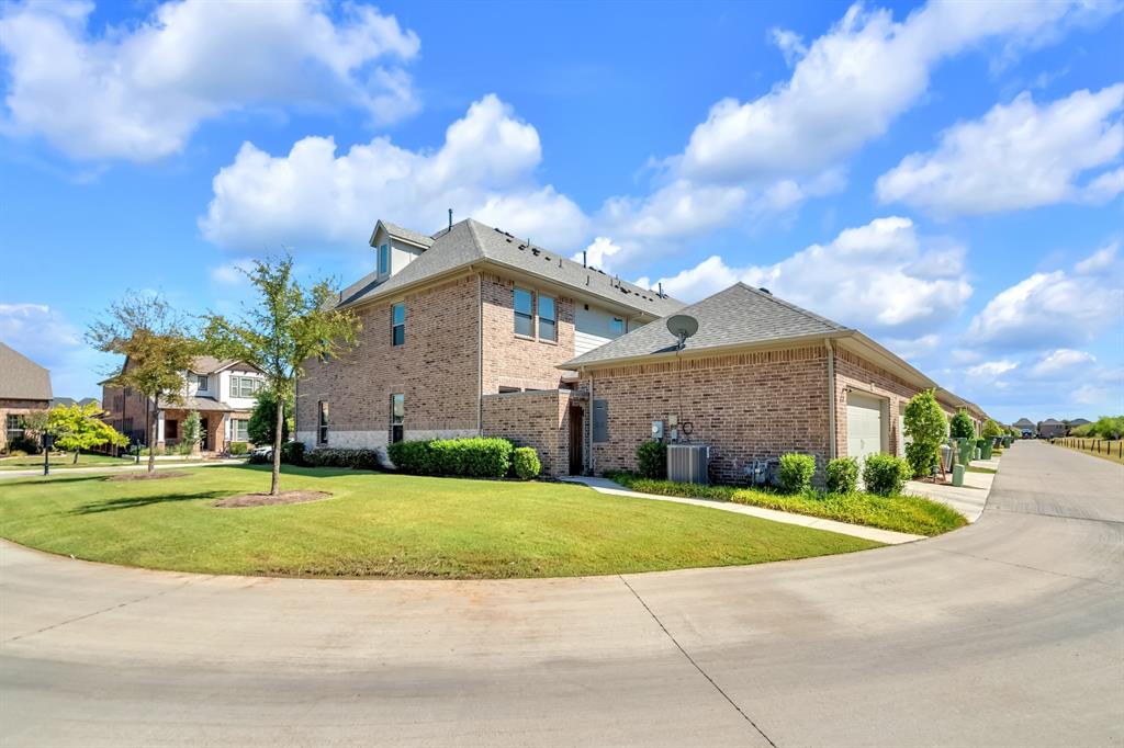 4524 Meadow Hawk Drive Property Photo 3