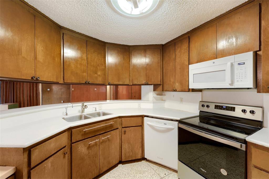 7149 Blairview Drive Property Photo 10
