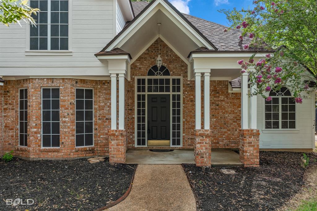 1808 Emberwood Circle Property Photo 3