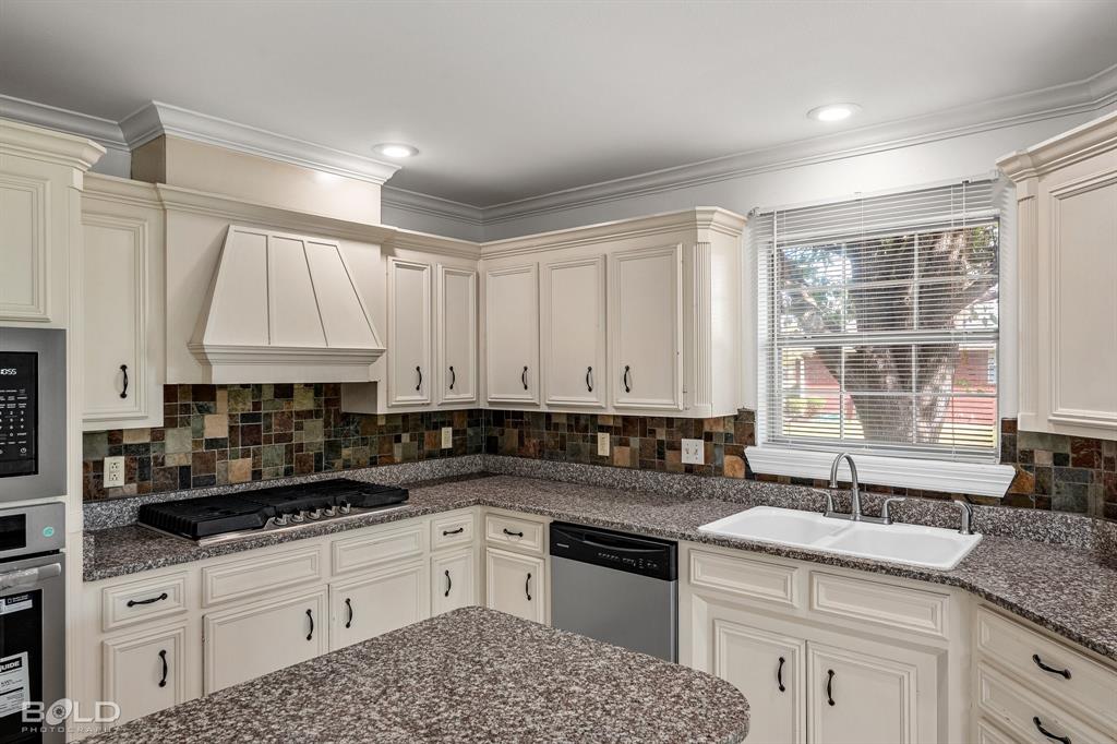 1808 Emberwood Circle Property Photo 11