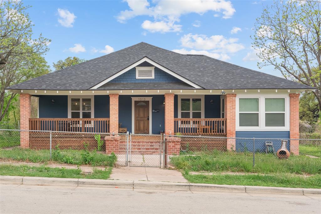1013 Poindexter Street Property Photo 1