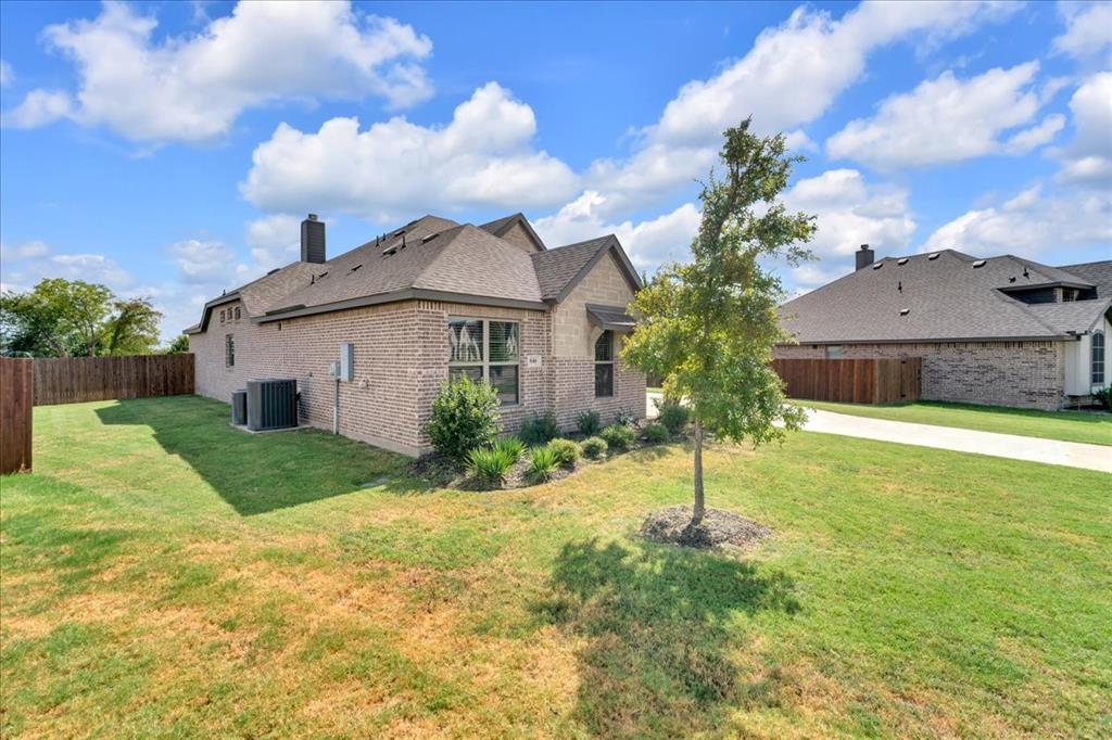 846 Deleon Drive Property Photo 3
