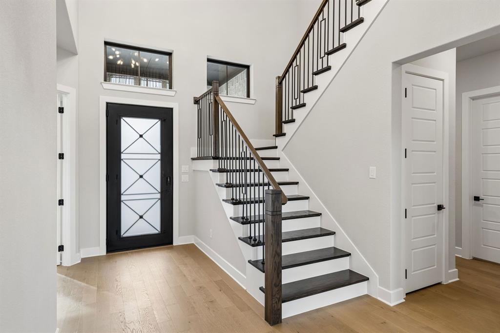 9368 Scarlet Flower Road Property Photo 3