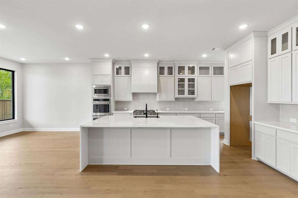 9368 Scarlet Flower Road Property Photo 6