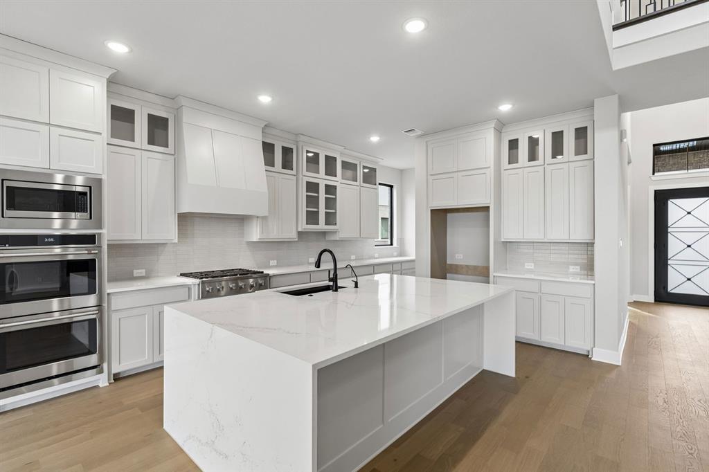 9368 Scarlet Flower Road Property Photo 9