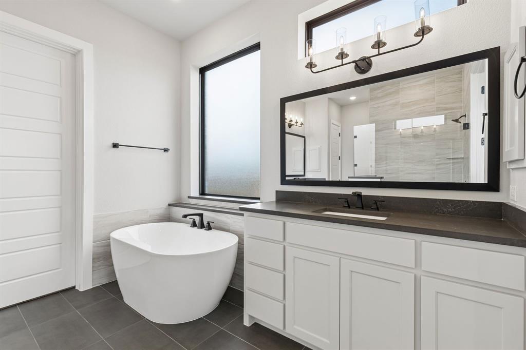 9368 Scarlet Flower Road Property Photo 16