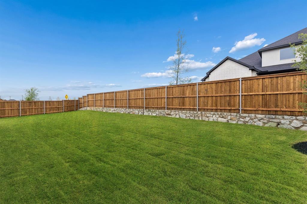 9368 Scarlet Flower Road Property Photo 26
