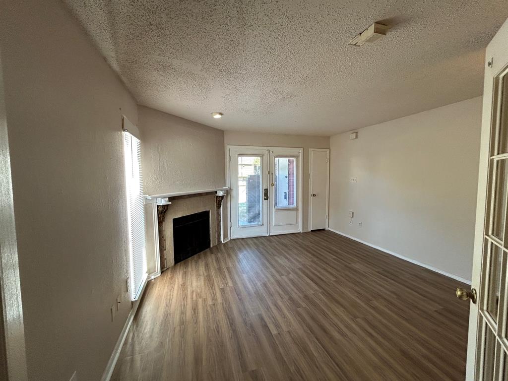 9839 Walnut Street 103 Property Photo 4