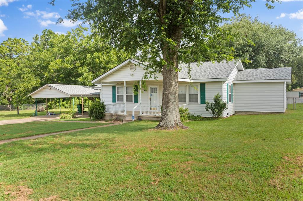 117 Moore Drive Property Photo 3