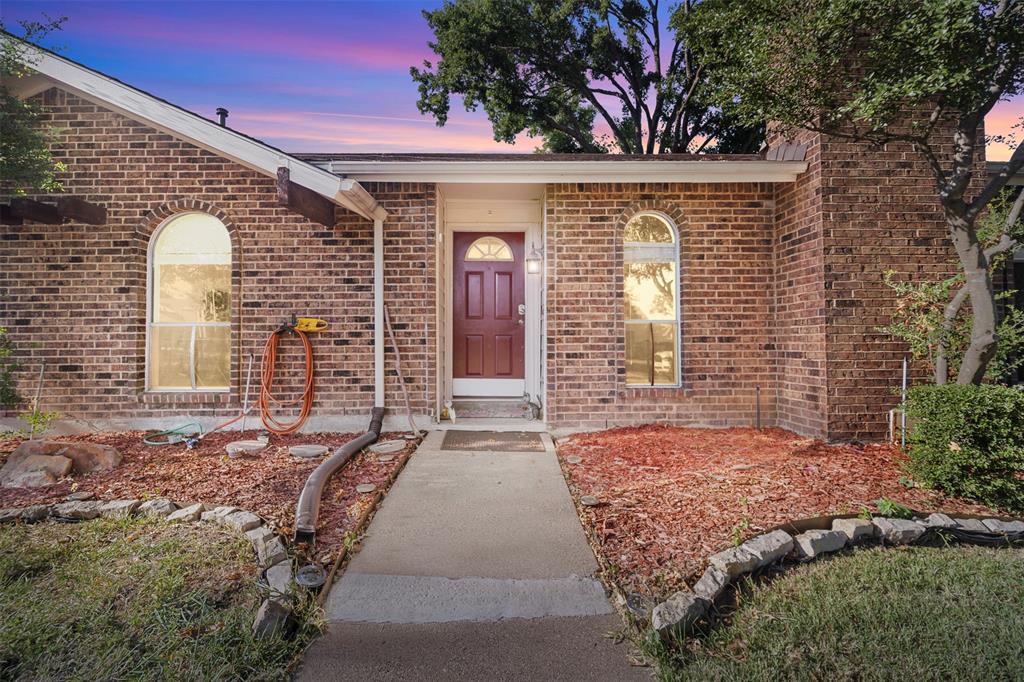 2209 Overglen Drive Property Photo 3
