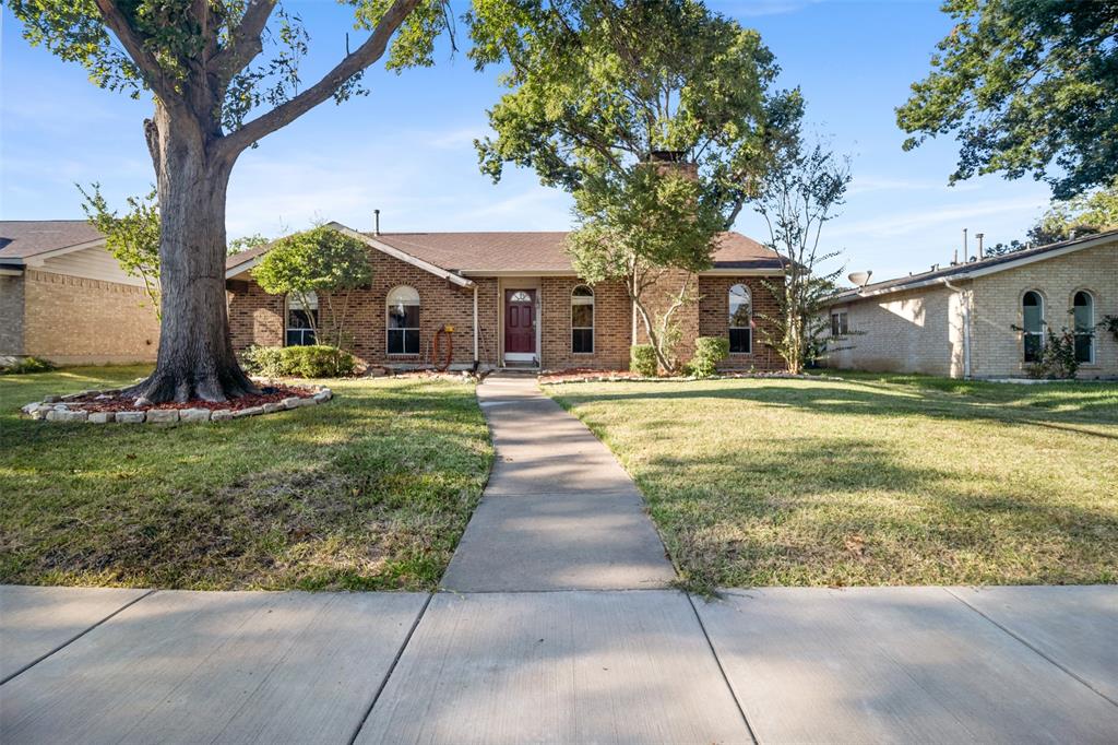 2209 Overglen Drive Property Photo 4