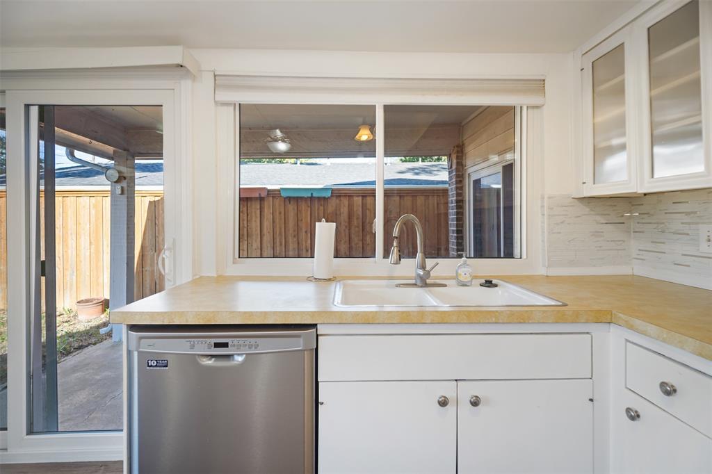 2209 Overglen Drive Property Photo 11
