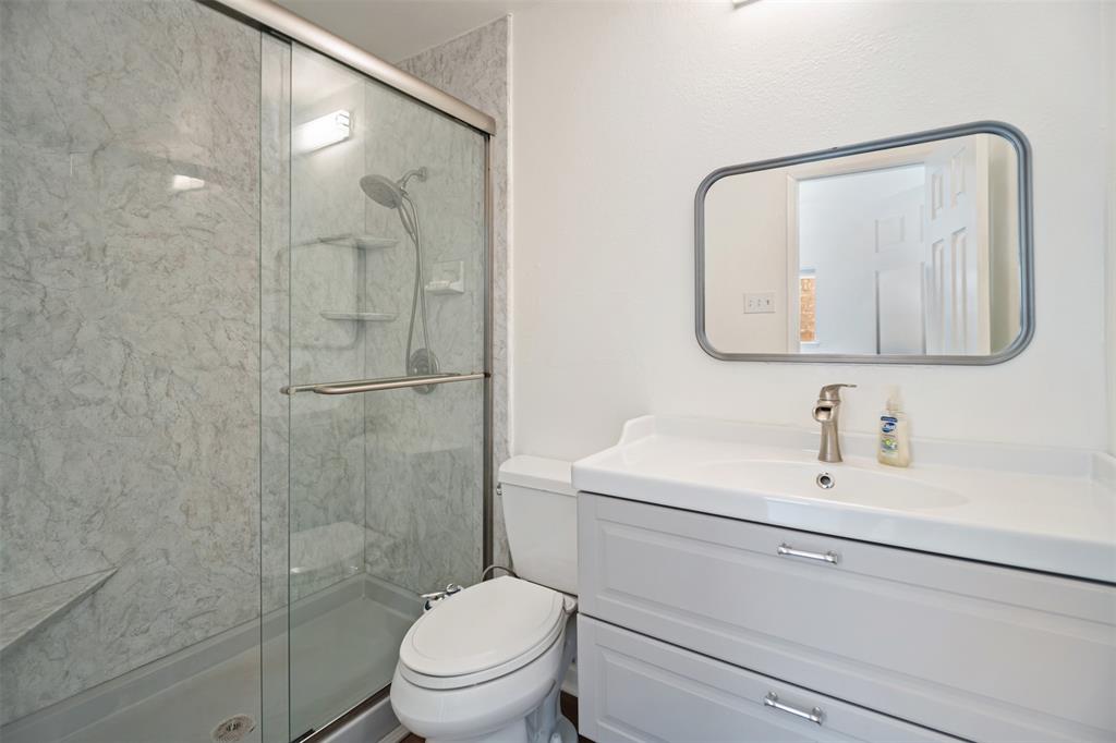 2209 Overglen Drive Property Photo 20