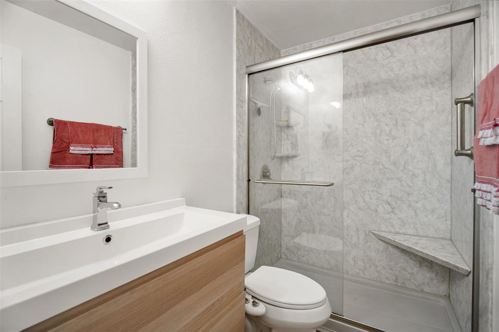 2209 Overglen Drive Property Photo 23