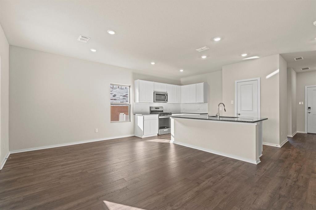 3047 Mary Grace Property Photo 5