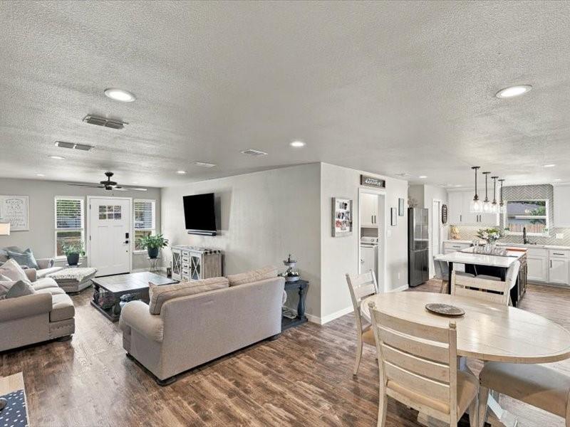 108 Joe White Street Property Photo 4