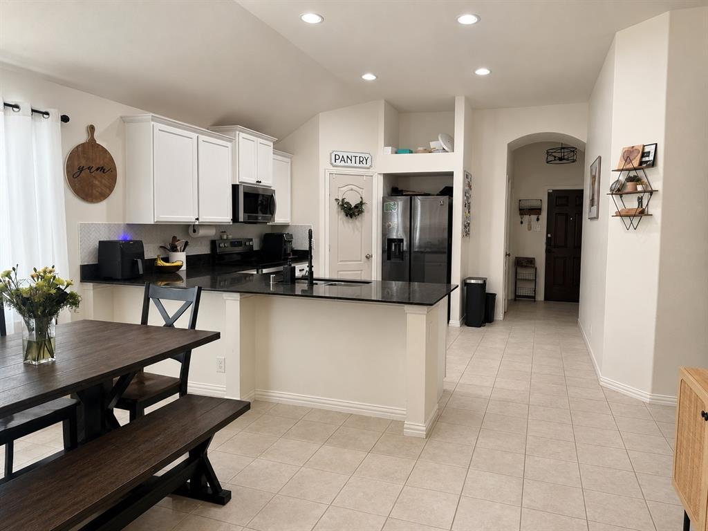 4900 Lemon Grove Drive Property Photo 3