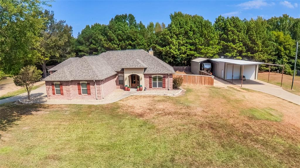 135 Pond Drive Property Photo 1