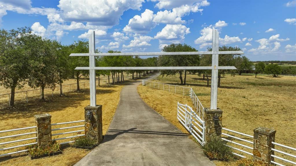 11918 Riek Road Property Photo 1