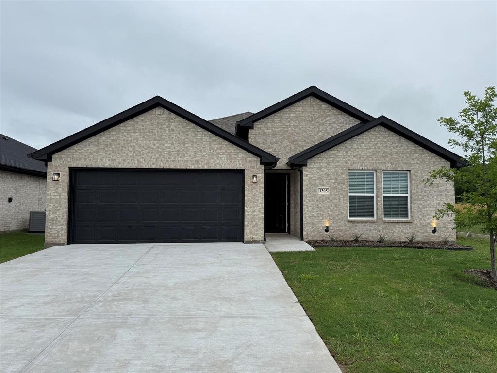 1305 Brad Kellar Drive Property Photo 1
