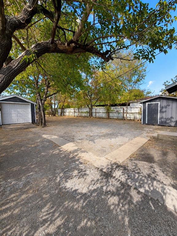 2801 Burchill Road Property Photo 13