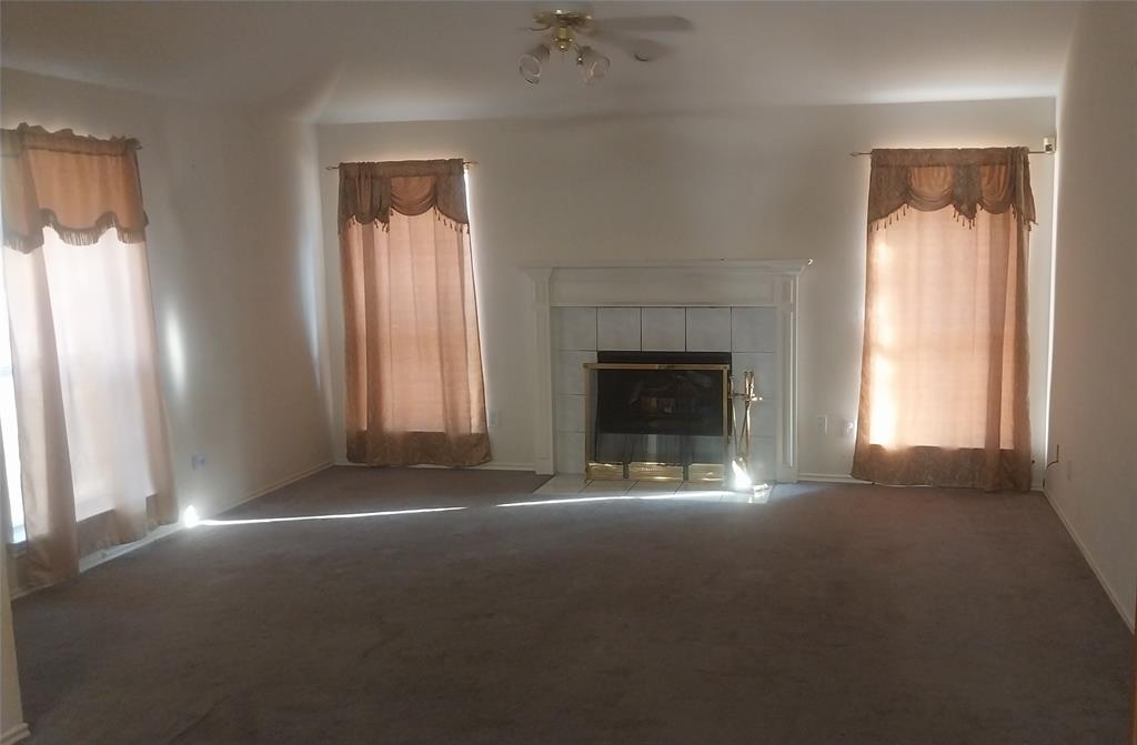 1146 Oak Park Drive Property Photo 2