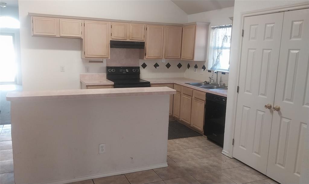 1146 Oak Park Drive Property Photo 4