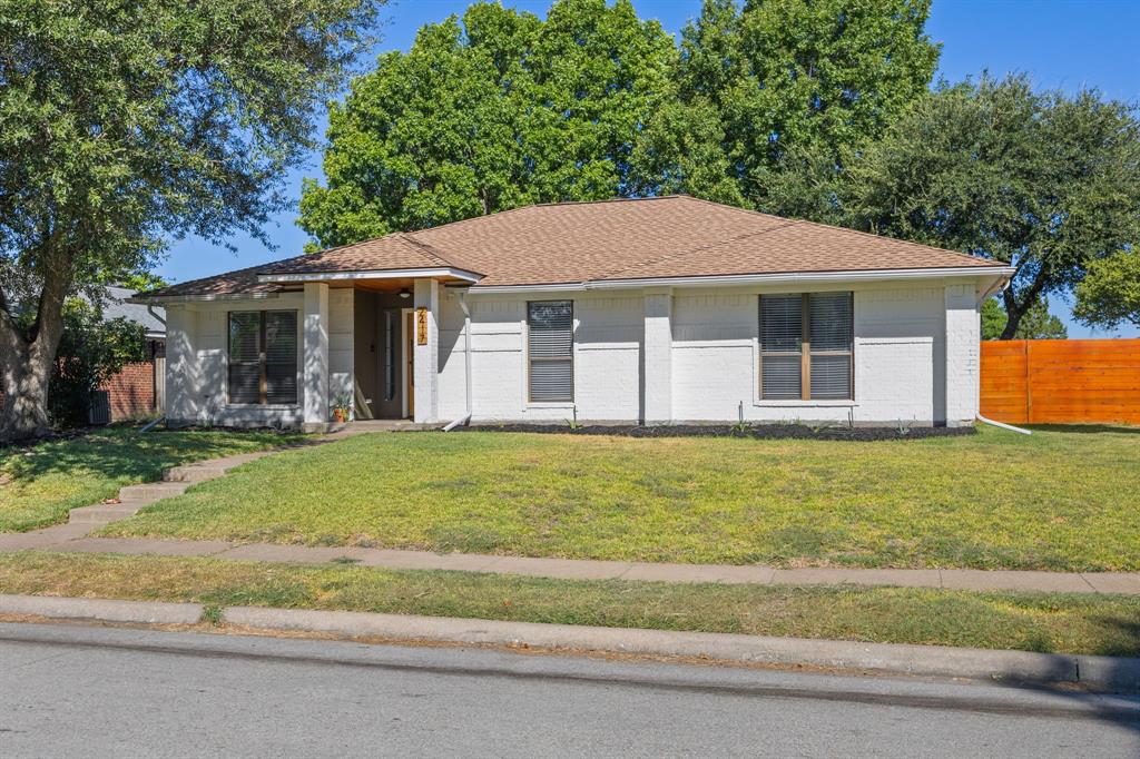 2417 Idlewood Drive Property Photo 2