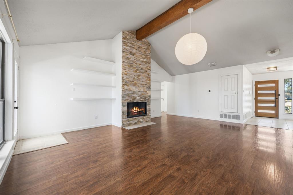 2417 Idlewood Drive Property Photo 3