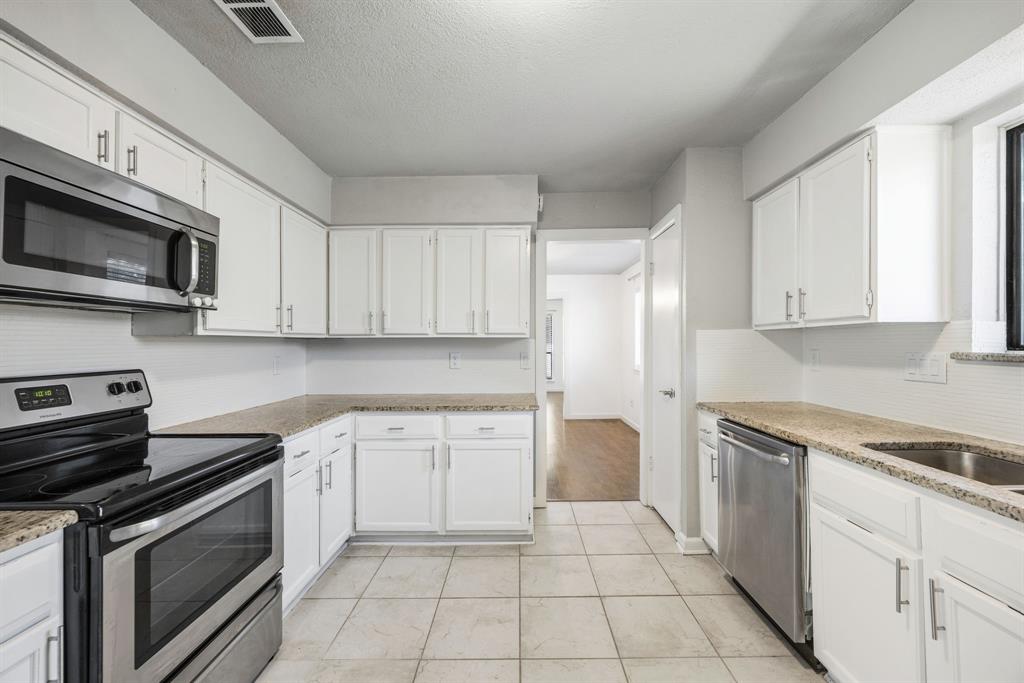 2417 Idlewood Drive Property Photo 11
