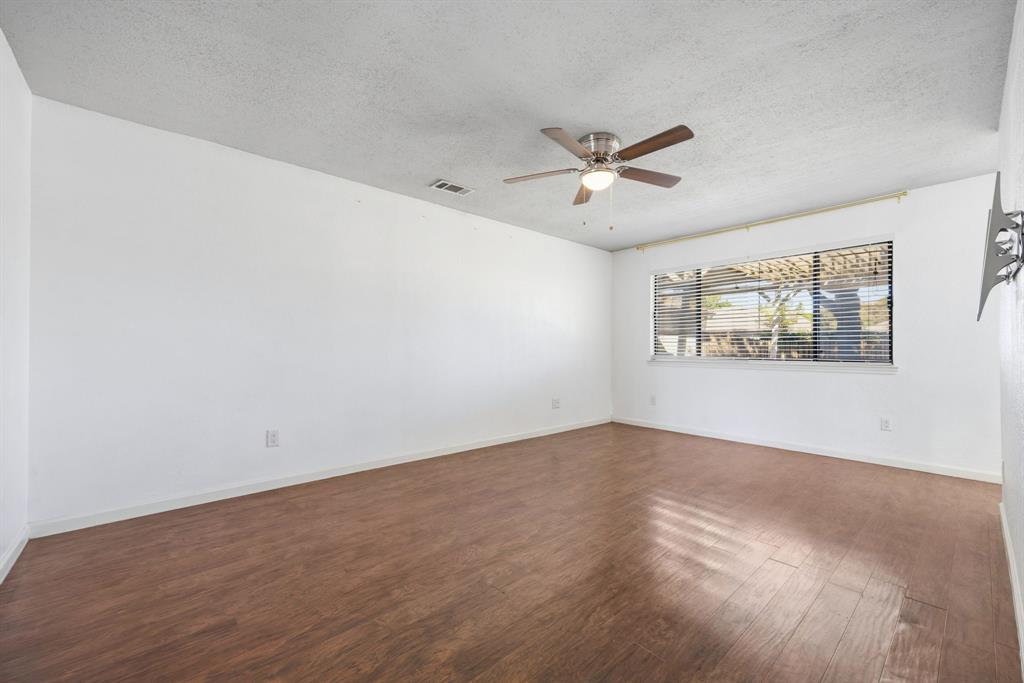 2417 Idlewood Drive Property Photo 16