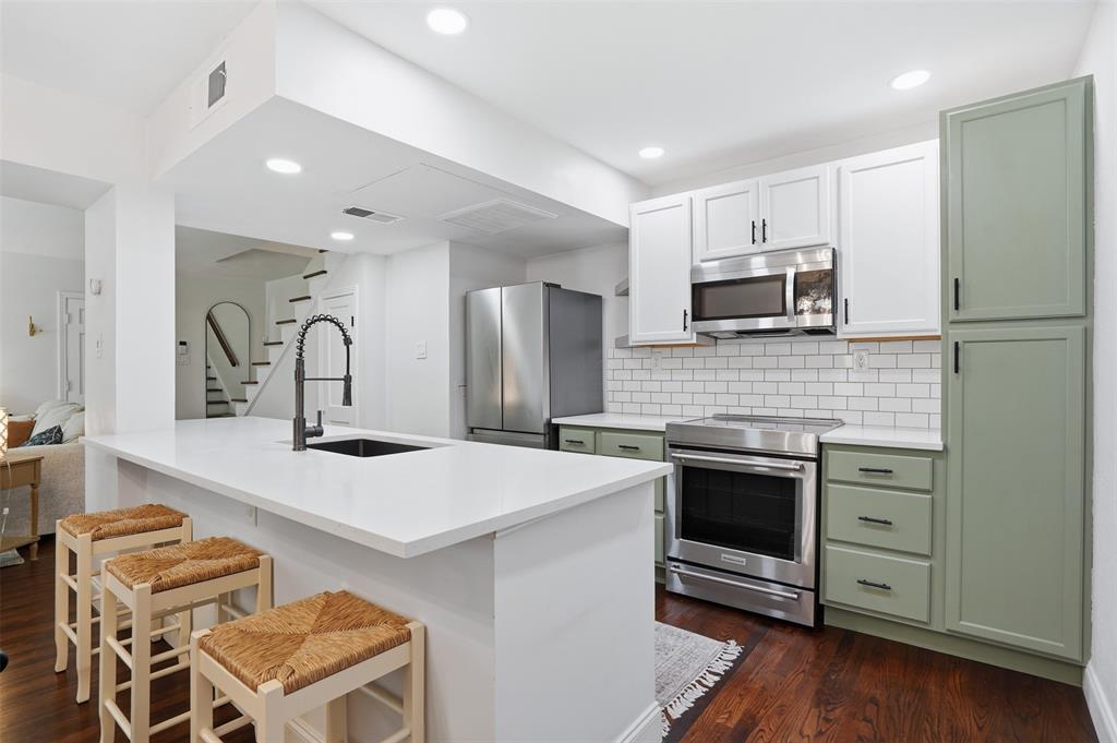 6363 Bordeaux Avenue Property Photo 1