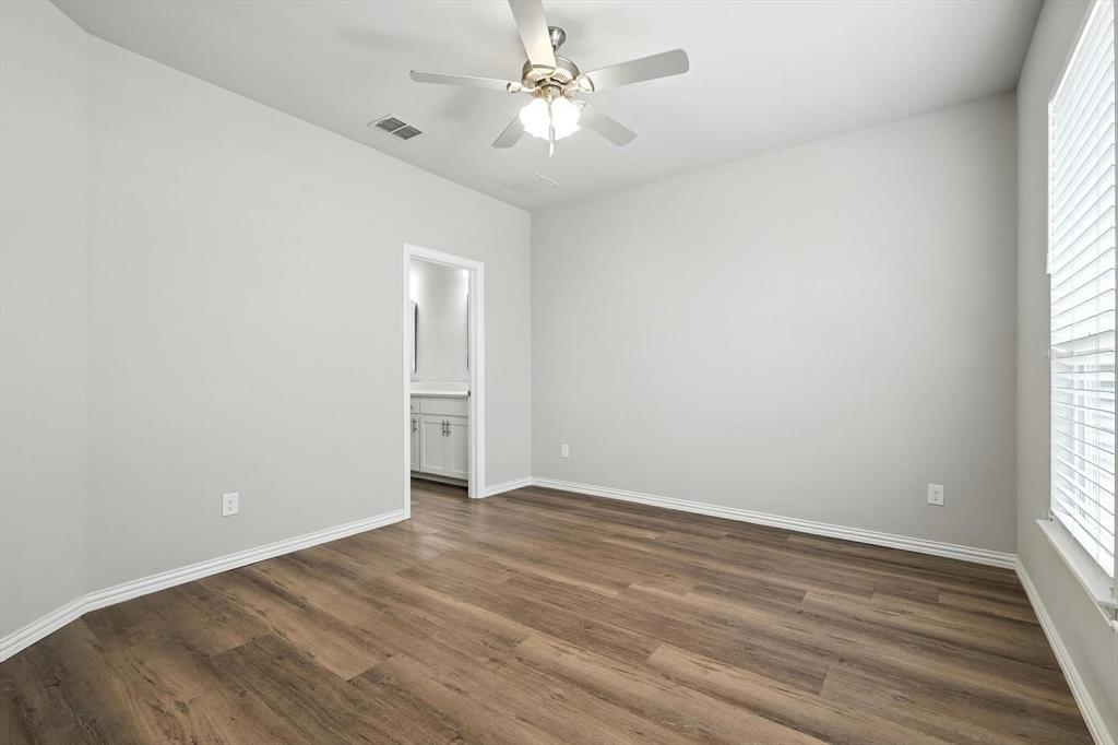 212 Wayside Court Property Photo 12