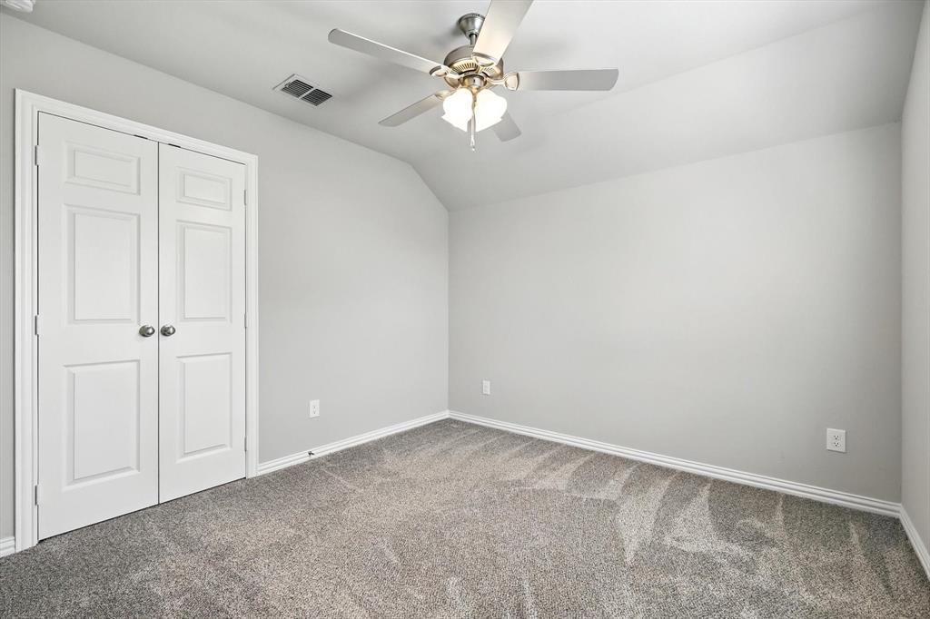 212 Wayside Court Property Photo 15